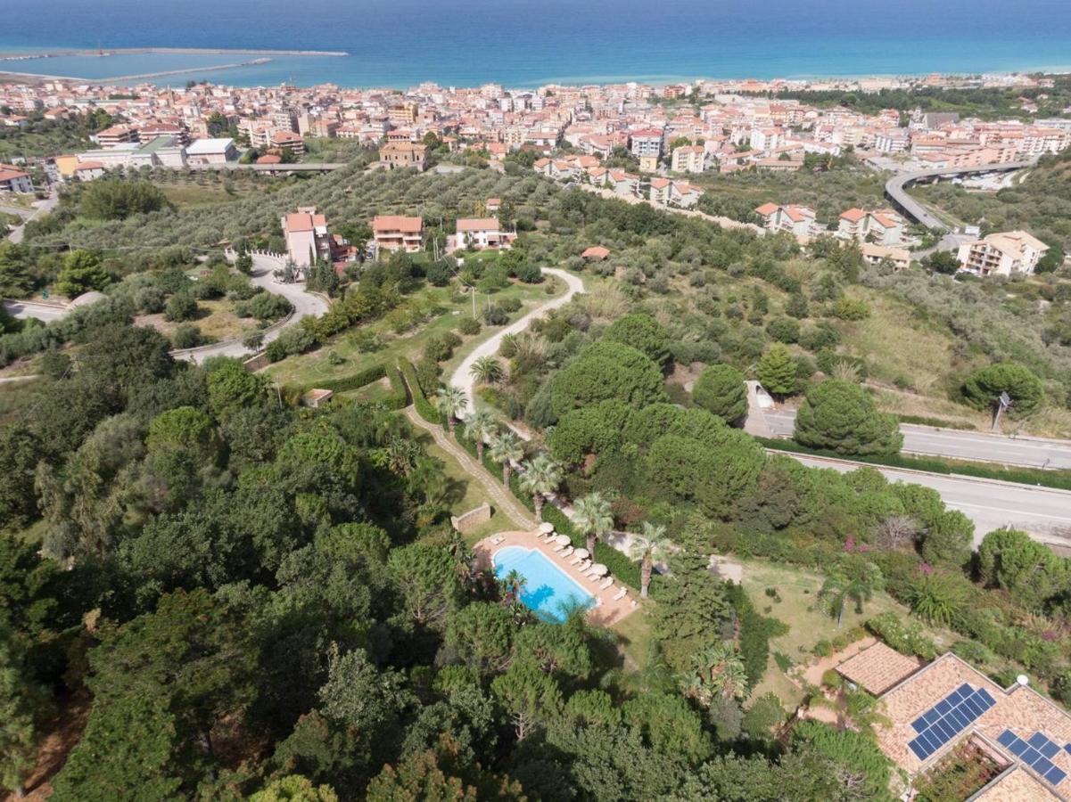Agriturismo Villa Luca Sant'Agata di Militello Bagian luar foto