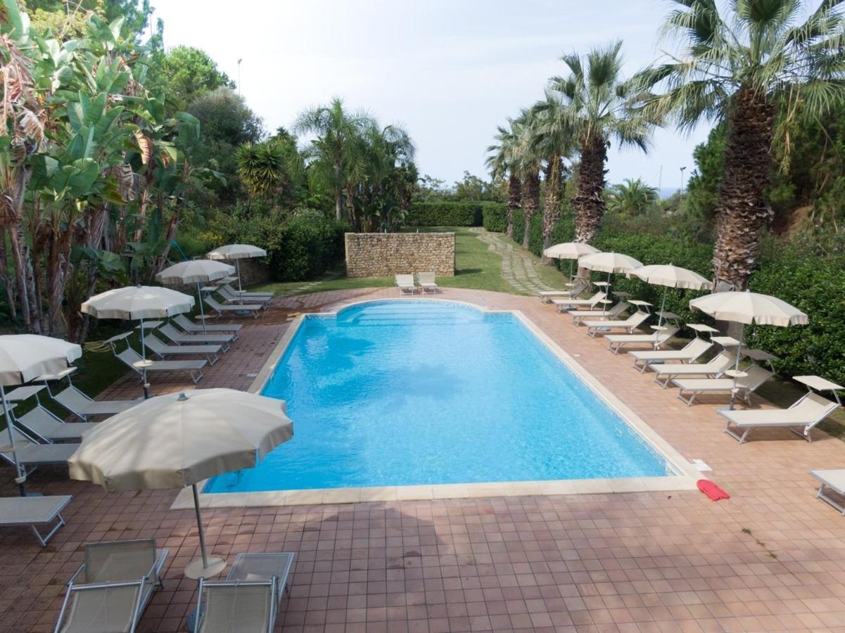 Agriturismo Villa Luca Sant'Agata di Militello Bagian luar foto