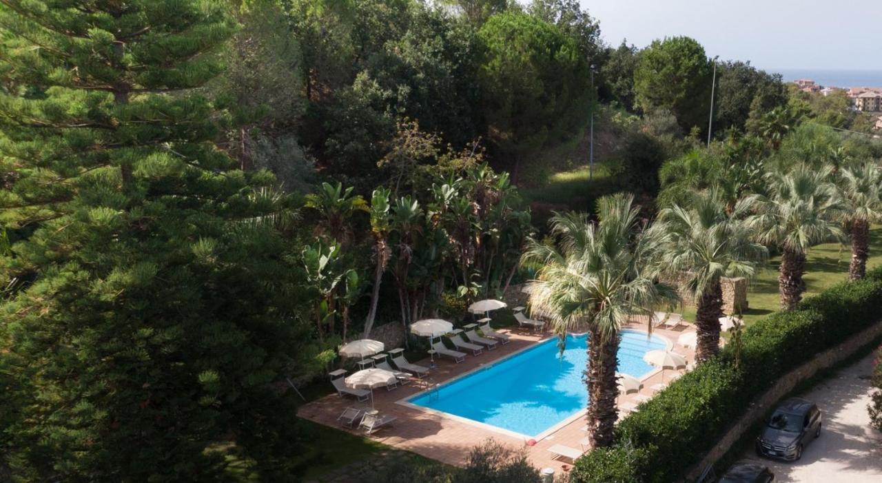 Agriturismo Villa Luca Sant'Agata di Militello Bagian luar foto