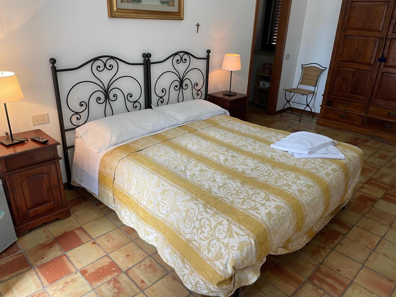 Agriturismo Villa Luca Sant'Agata di Militello Bagian luar foto